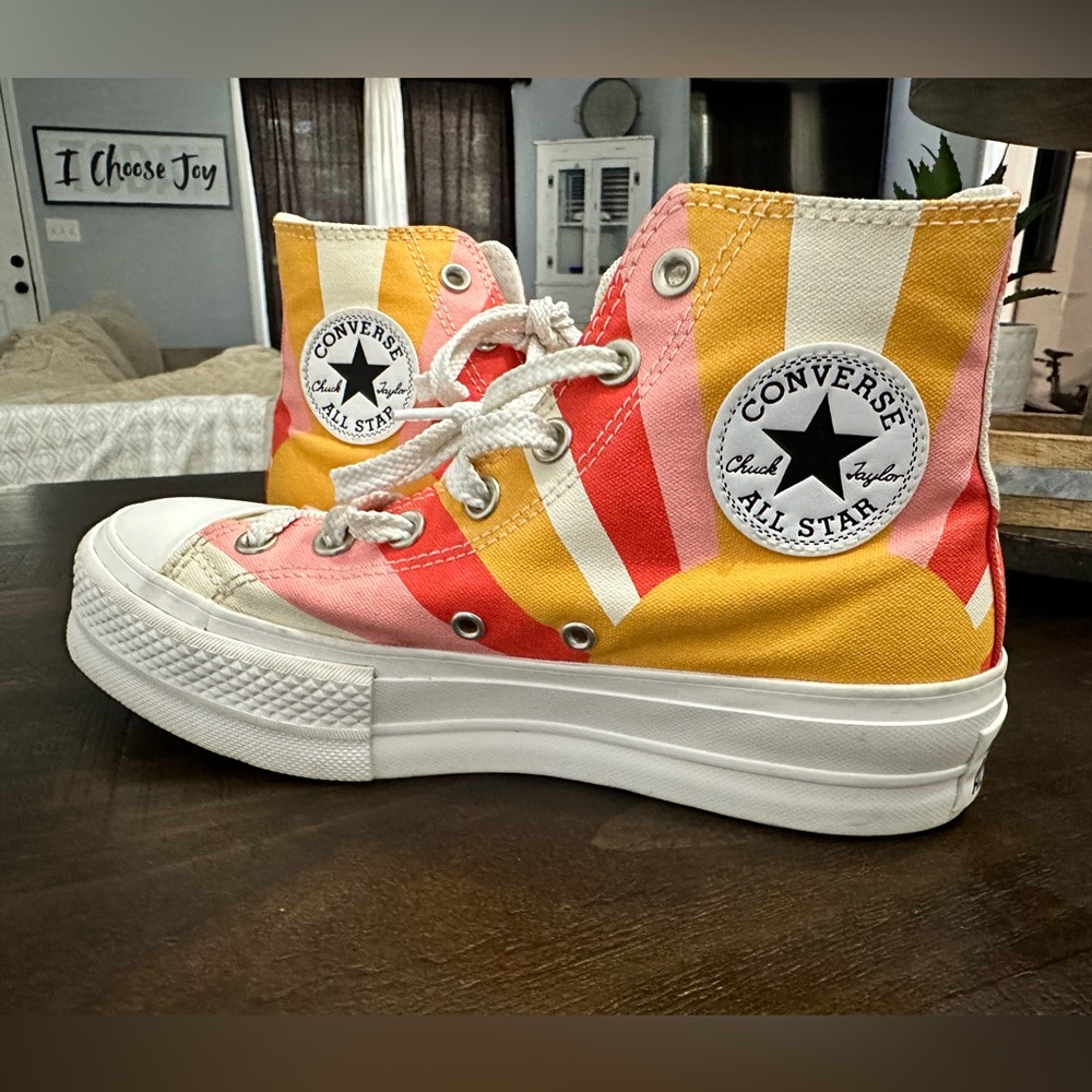 Converse size 7